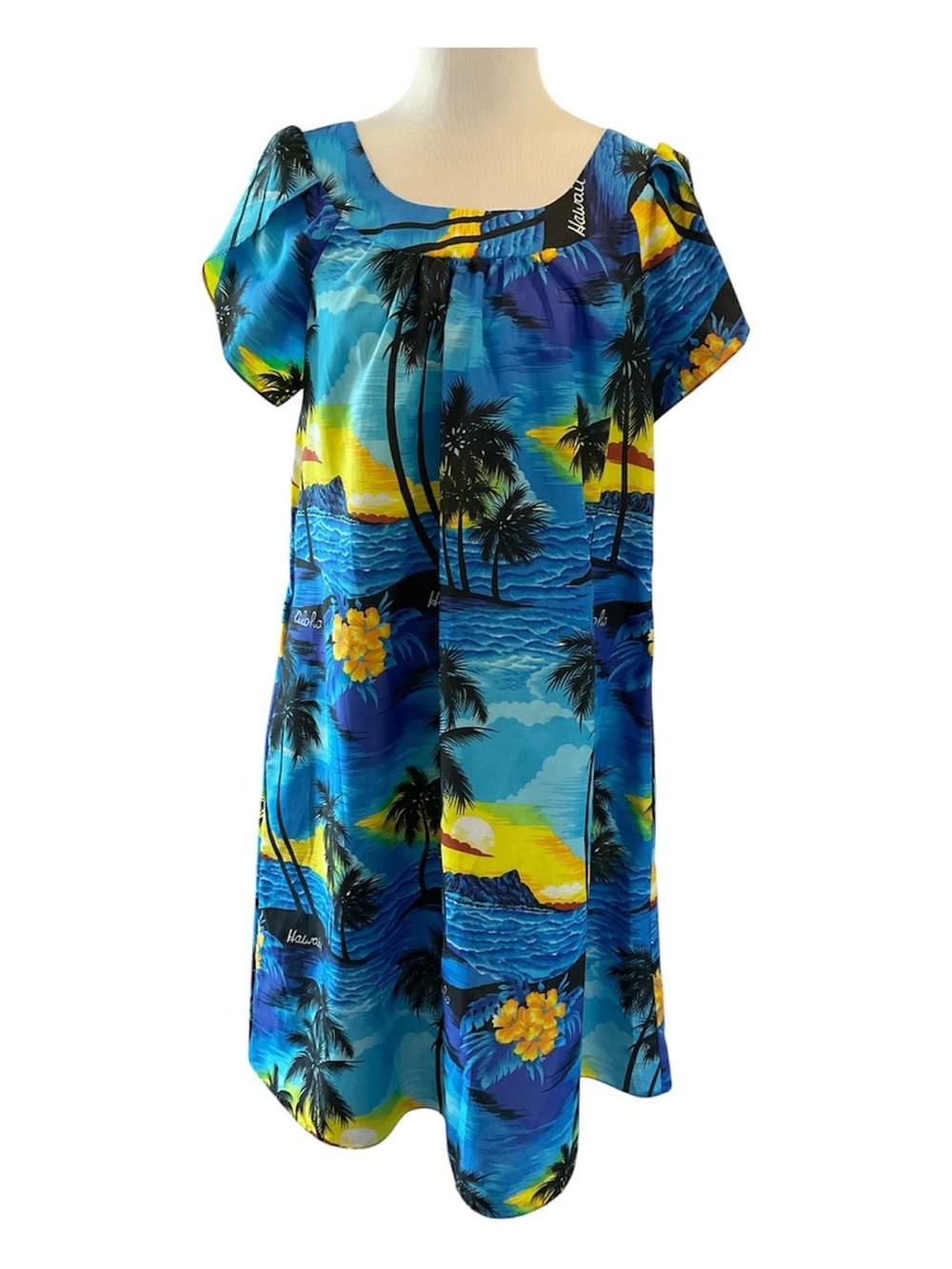 Vintage Royal Creations Muumuu Sunset Luau Size Large Tulip Sleeves Polyester